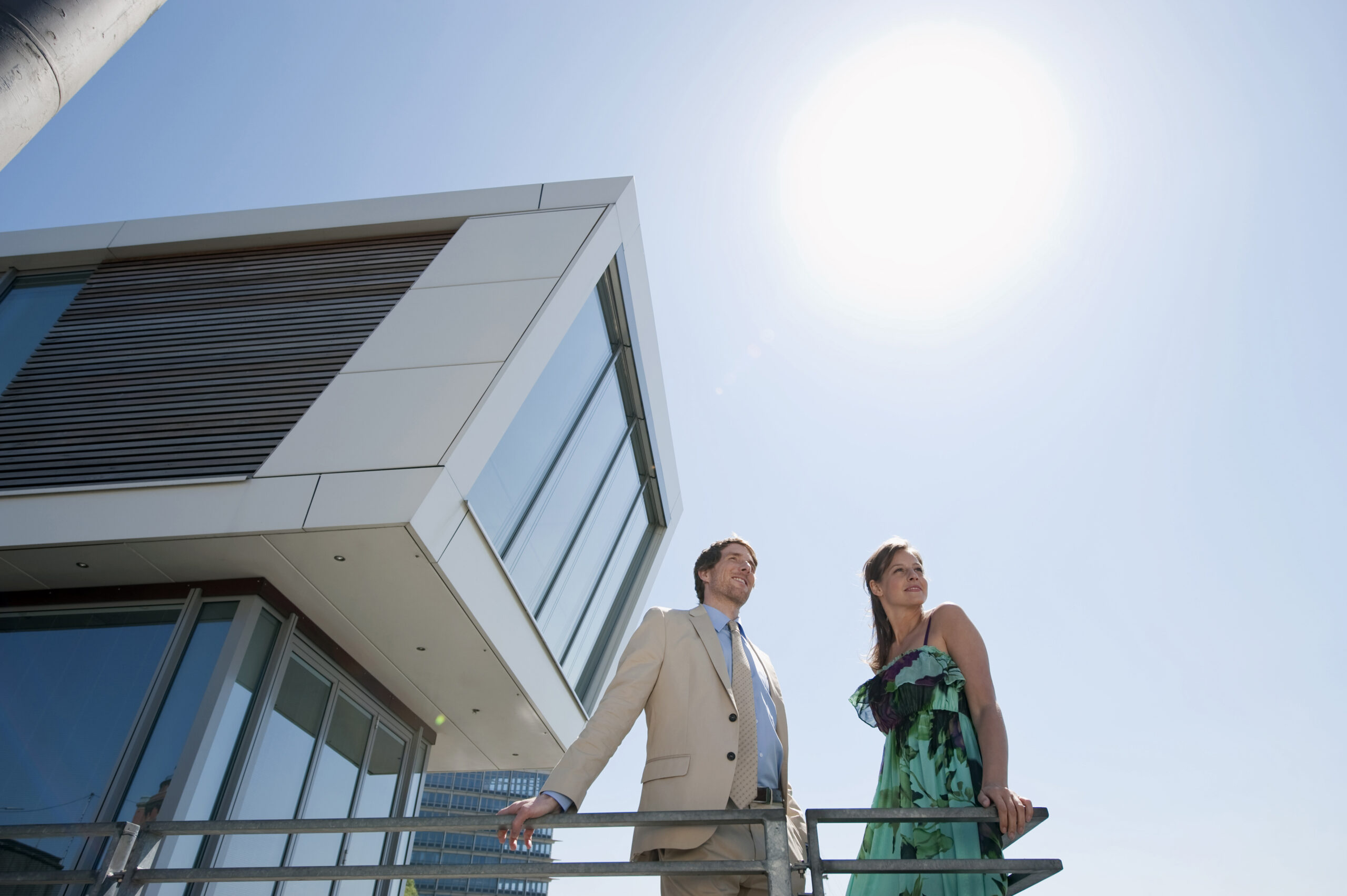 Germany, Hamburg, Couple on floating home face to face, smiling